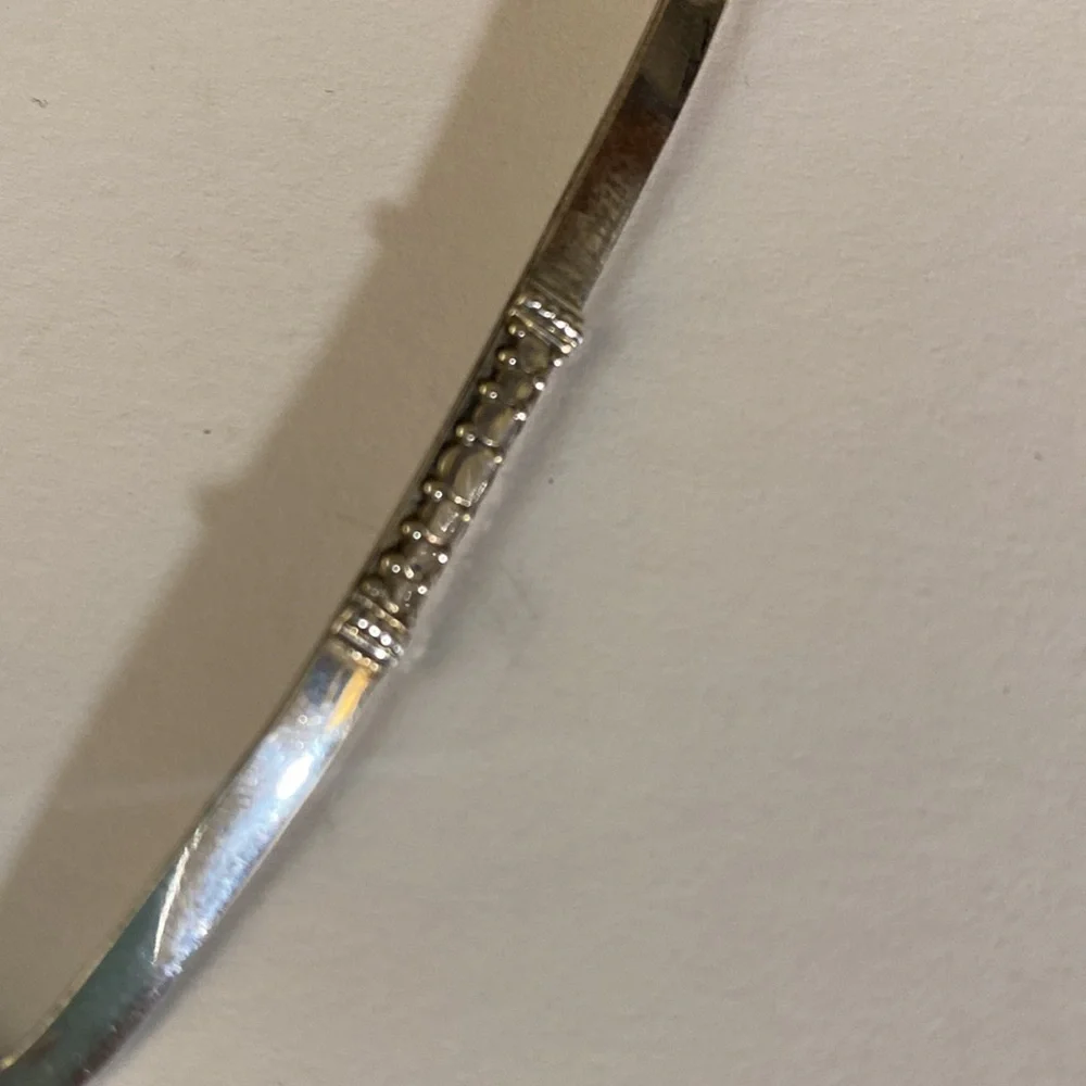 Sarda Sterling V neck choker - Picture 7 of 7